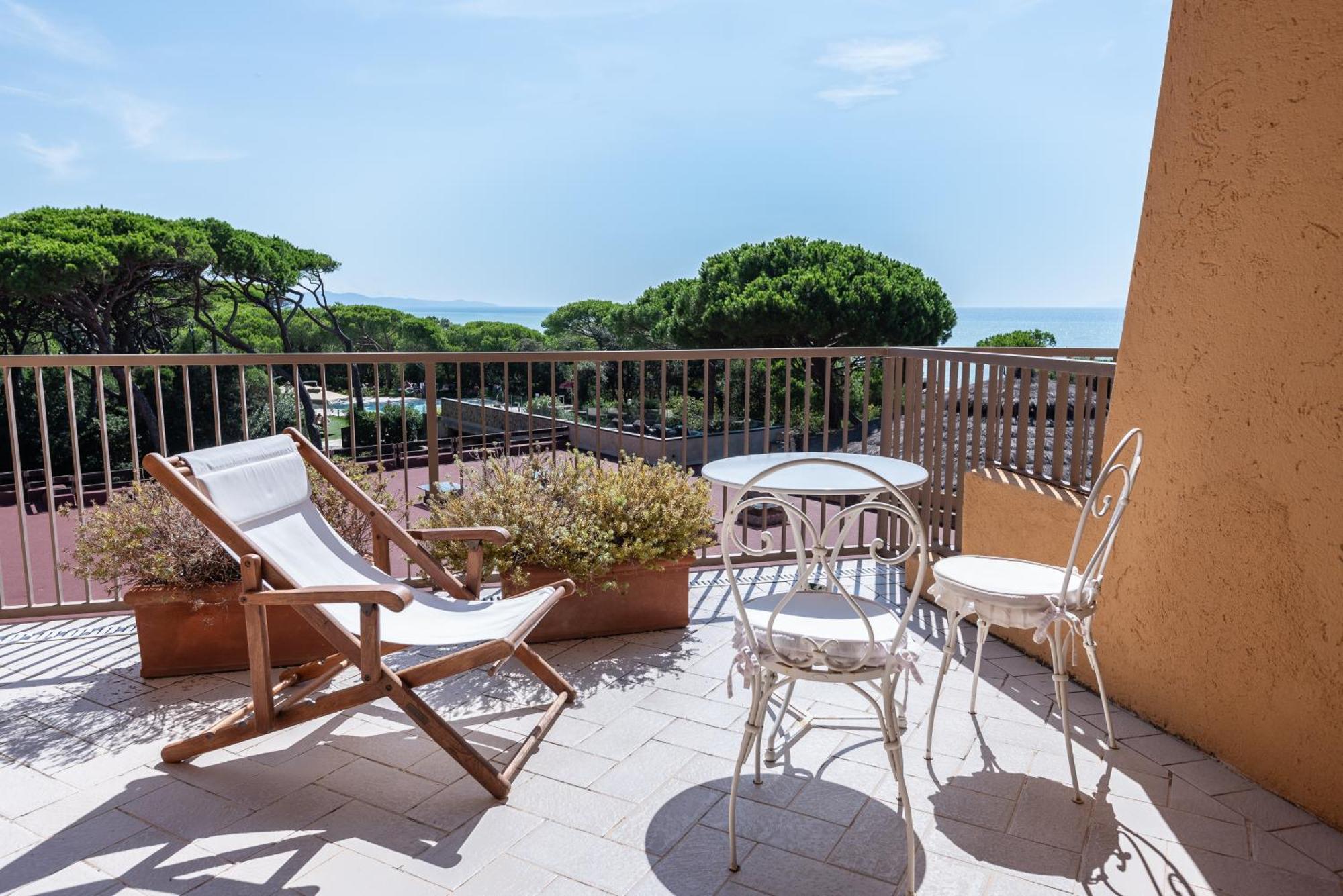 Double or Twin Room Sea View