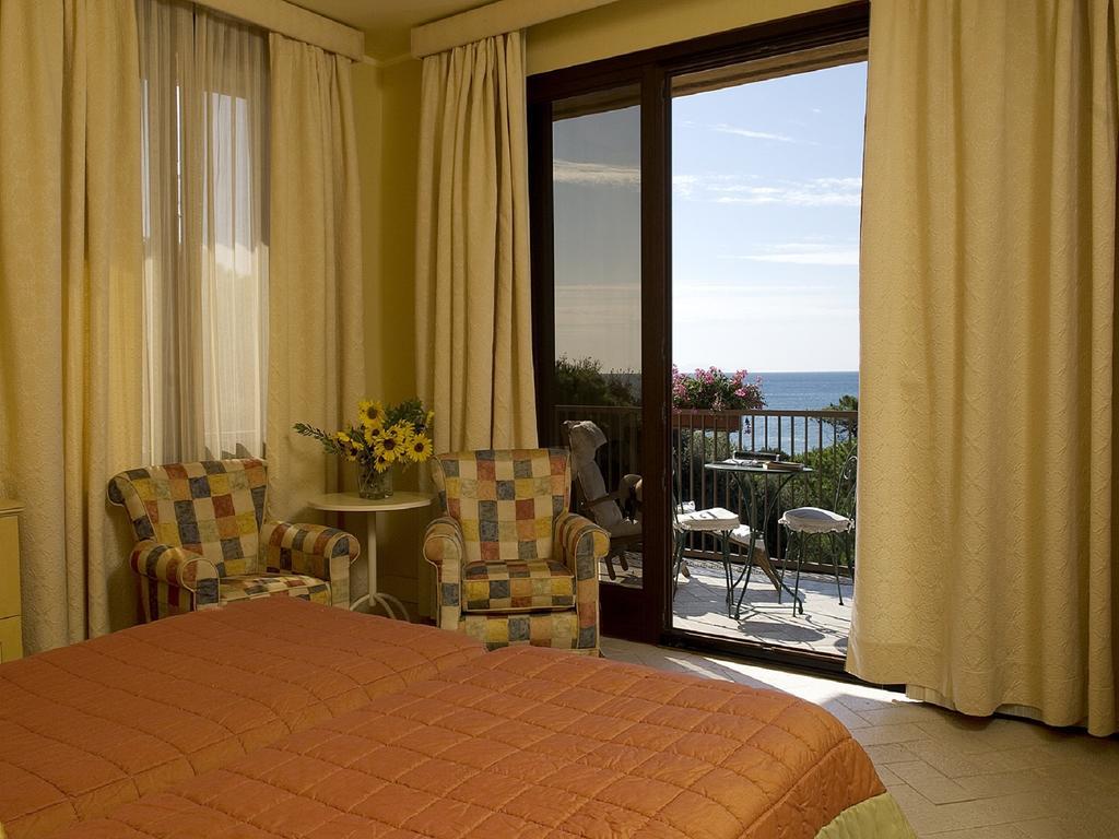 Double or Twin Room Sea View,194283802:JPEG